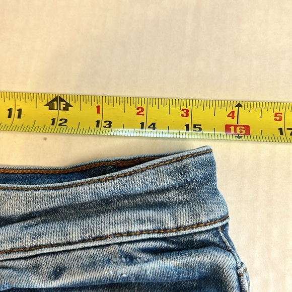 Kancan High Rise Distressed 5 Button Closure Whiskered Denim Jeans. Size 15/31 - Picture 11 of 14